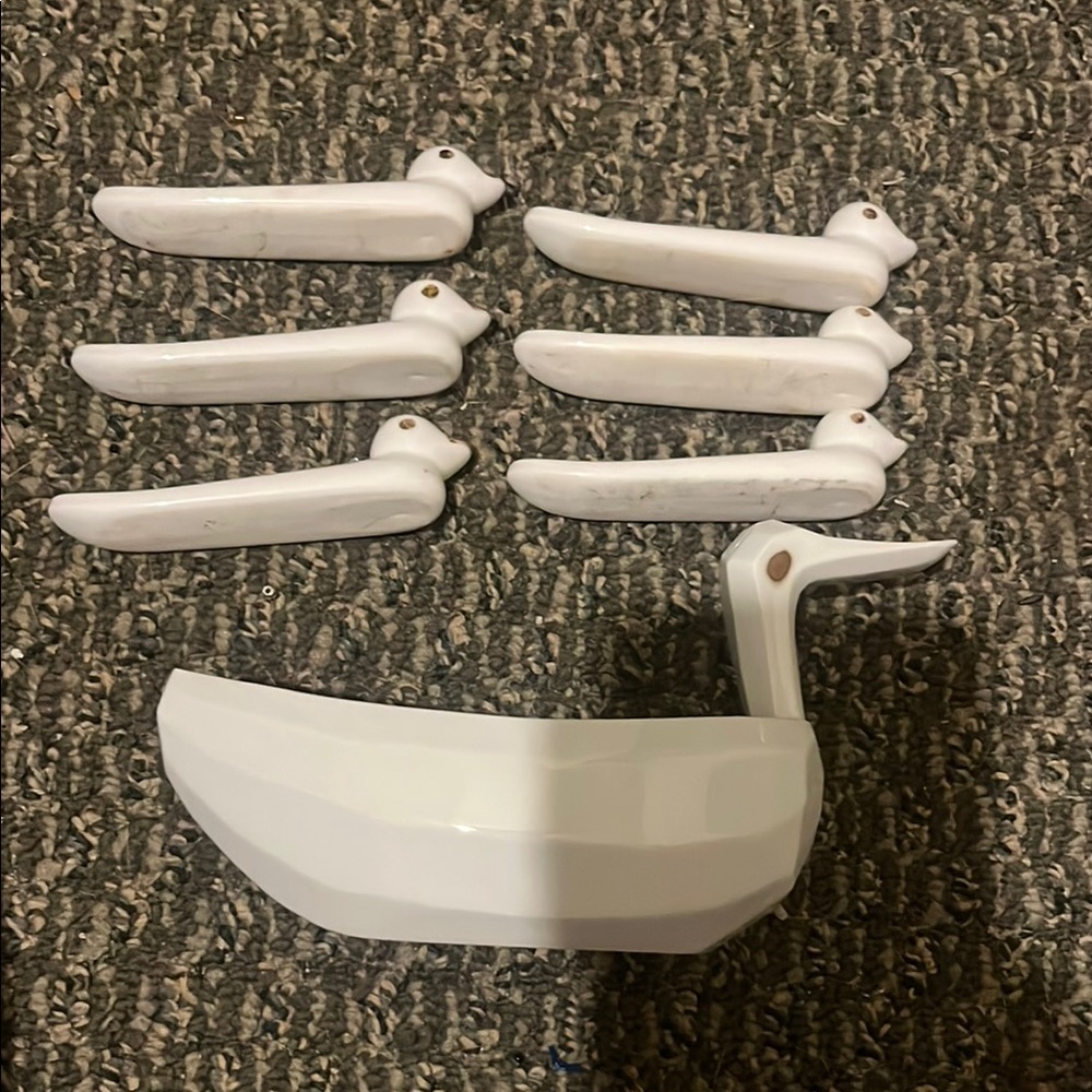 White Mother Duck and 6 baby ducks Chopstick holder set Vintage 1970s